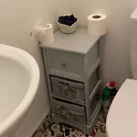 بيت للعطل 3 Bed Sleeps 6 - Free Parking *