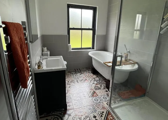 度假居 3 Bed Sleeps 6 - Free Parking